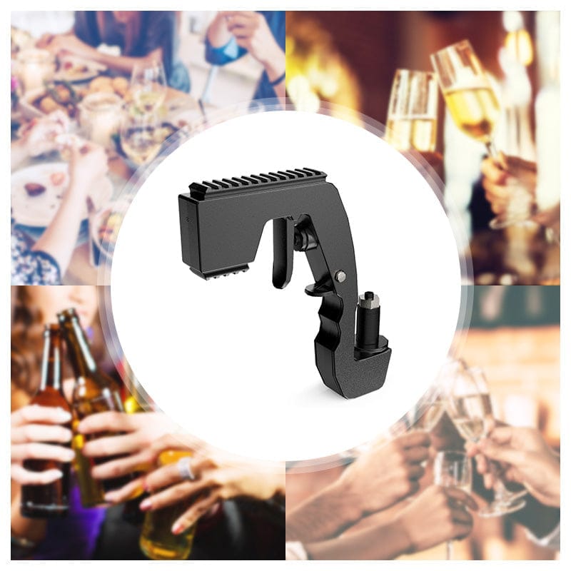 Afbeelding van een drankpistool in zwart met klinkende feestende mensen op de achtergrond.
