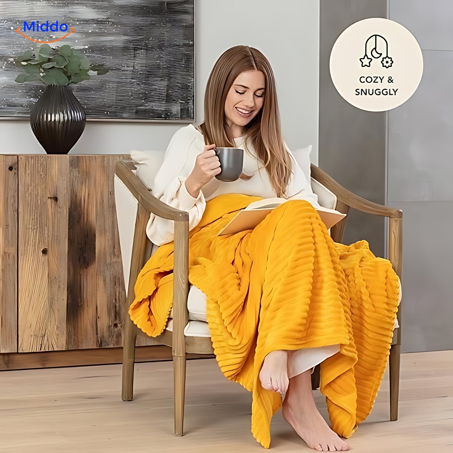 Vrouw geniet tijdens het lezen van het zachte Fluwelen Kleed van www.middo.nl