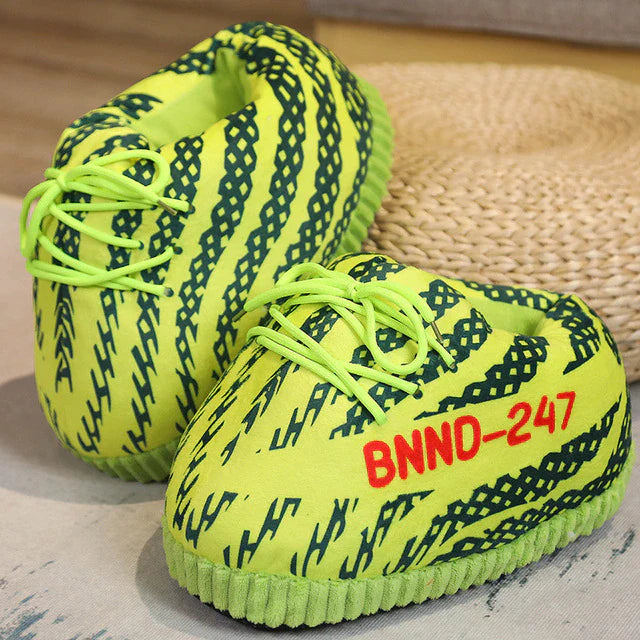 Groene met zwart gestreepte sneaks sloffen met gele veters