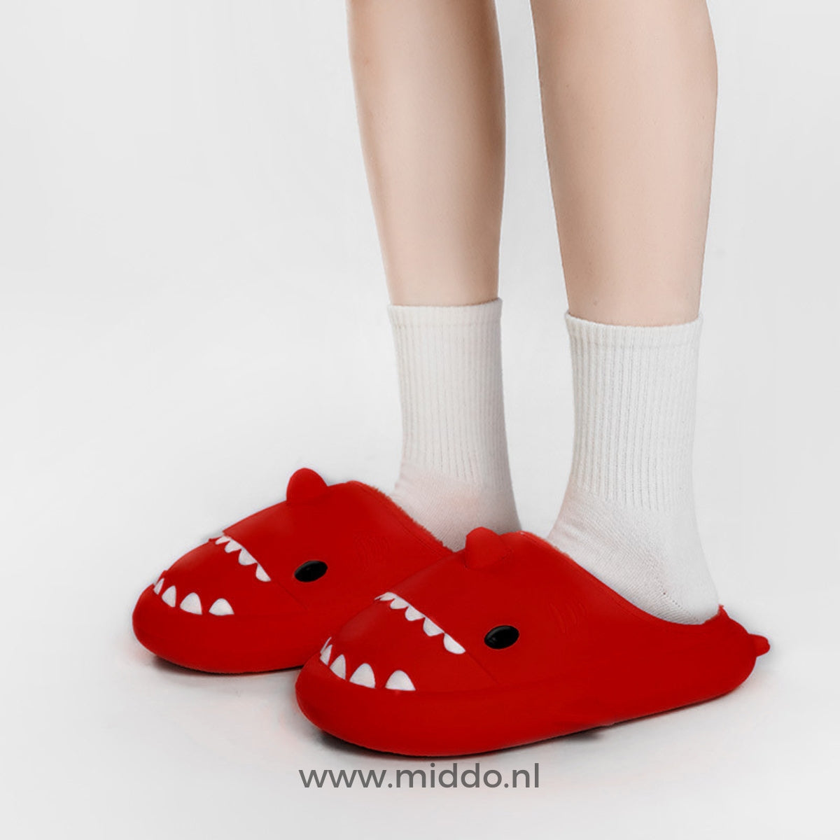 WintersSharkies rode sloffen voor stijl en comfort