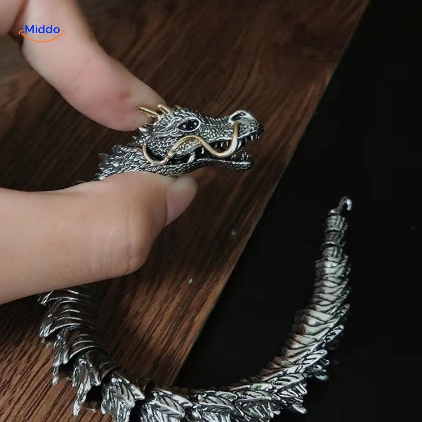 draken armband in hand stevige bouw