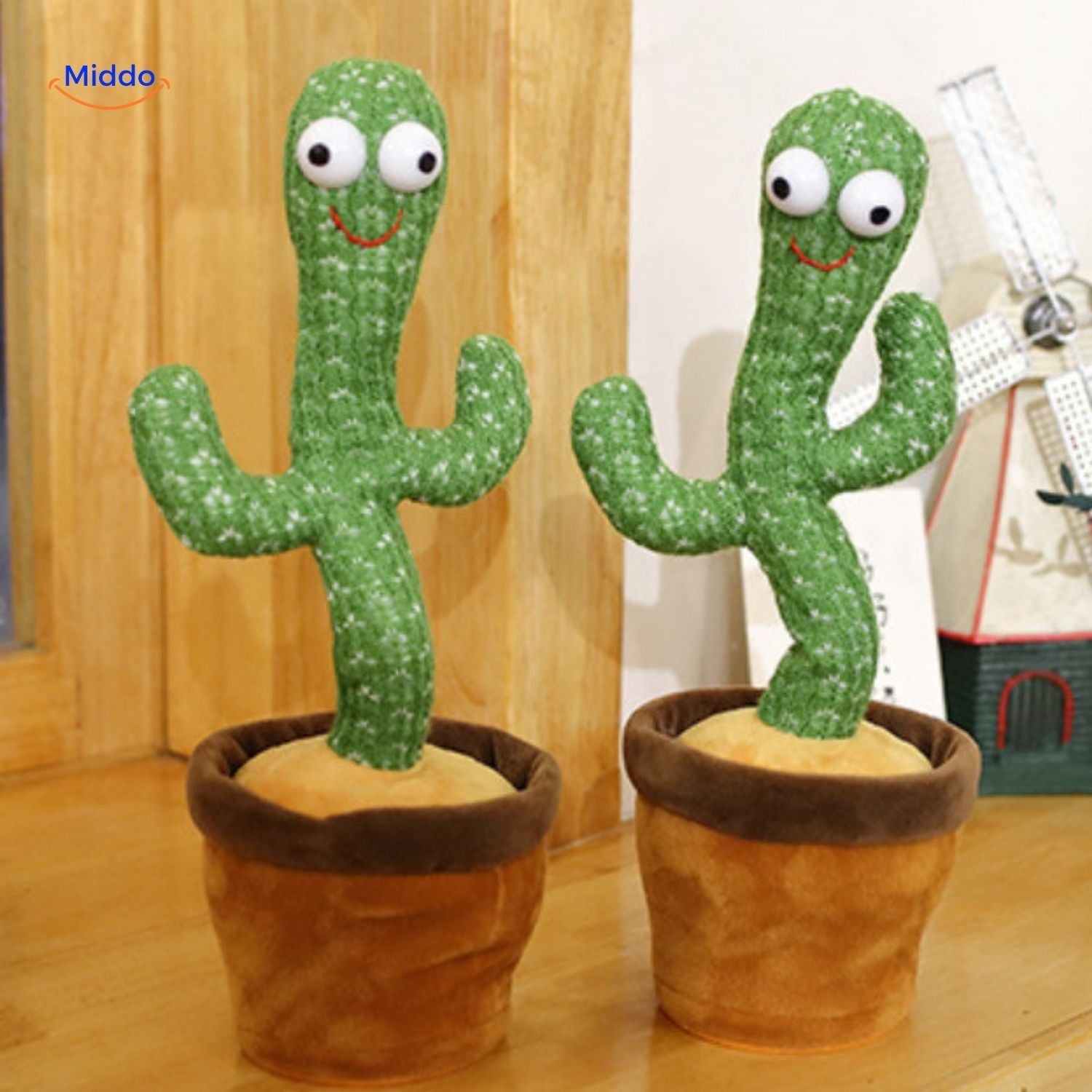 twee dansende cactussen twee op een tafel www.middo.nl